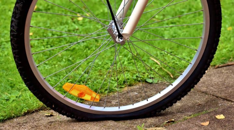 How To Choose The Right Tire Pressure For MTBs