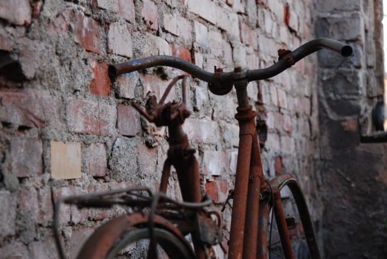 How To Get Rust Off A Bike, Bike Chain, And Handlebars.