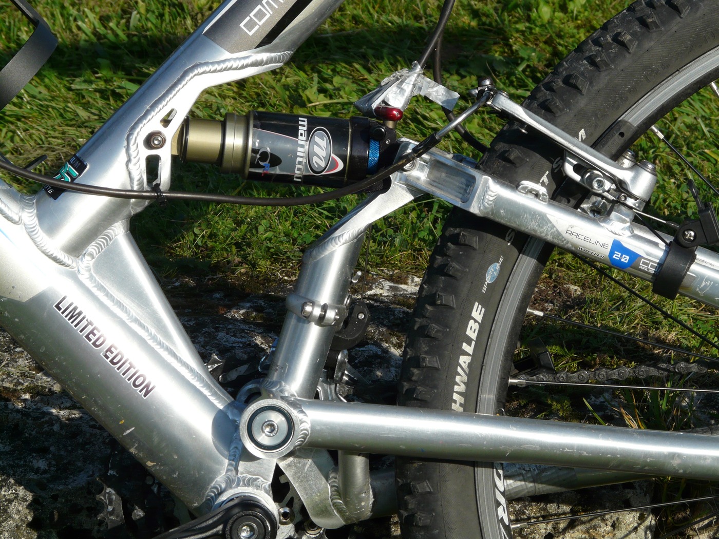 THE ULTIMATE GUIDE TO MOUNTAIN BIKE SUSPENSION TYPES