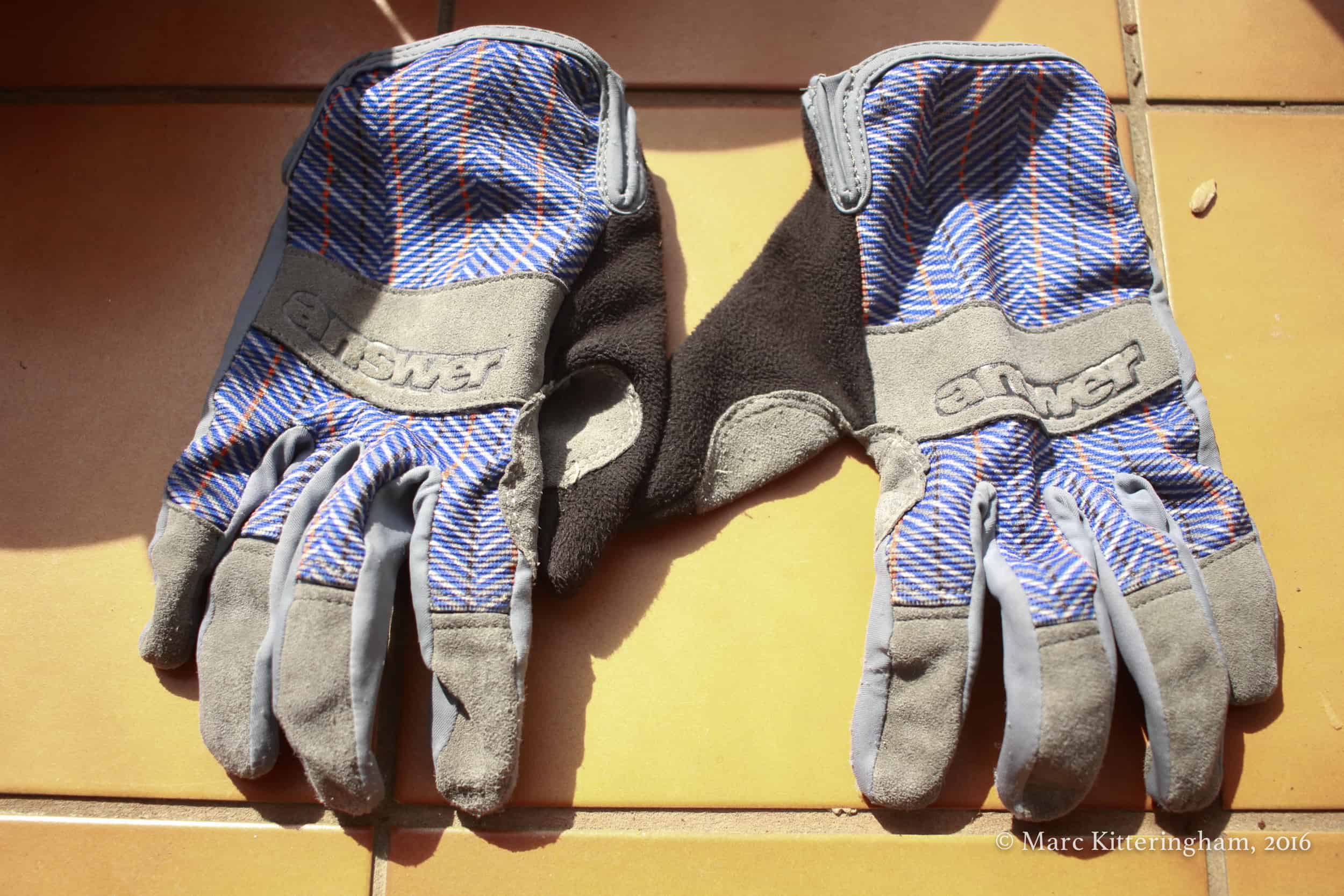 In-Depth Reviews of the 10 Best MTB Gloves in 2022